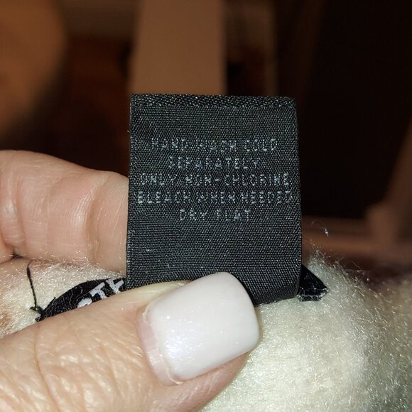 NWOT Steven Madden Scarf - Picture 5 of 8